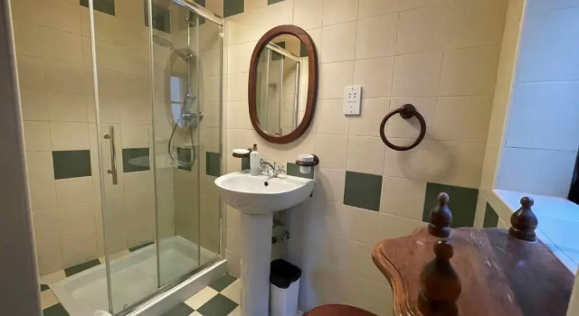 Betty Cake House & Pool, Book Bed and Breakfast Hotels in Nadur with Parking, Parking