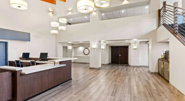 Days Inn & Suites by Wyndham Mesa Near Phoenix