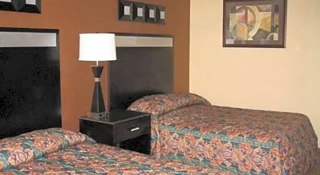 Четырёхместный номер Standard Town House Inn and Suites