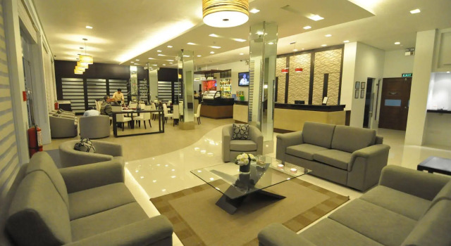 Casablanca Suites Near Airport, Book Hotel Hoteller i Legazpi med parkering, Parkering