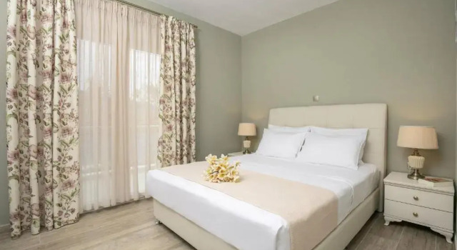 Апартаменты Stratos Deluxe Apartments