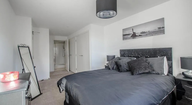 Orange Apartments - 22 Polmuir Gardens LTD