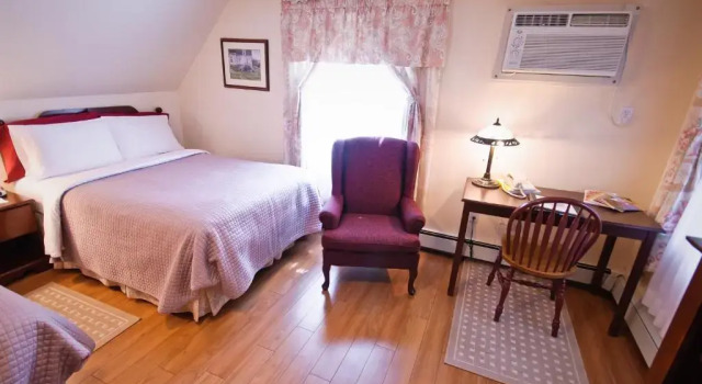Четырёхместный номер Standard The Harbour House