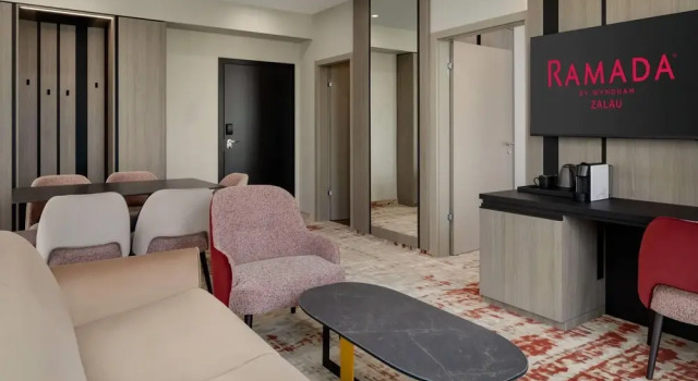 Люкс Deluxe Ramada by Wyndham Zalau