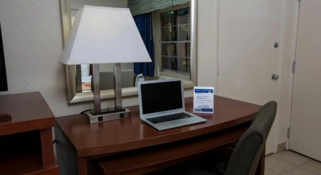 Четырёхместный номер Standard Ramada by Wyndham Flamingo Water Park