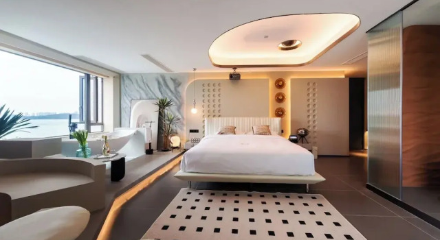Номер Luxury NiaoDao Seaview Hotel