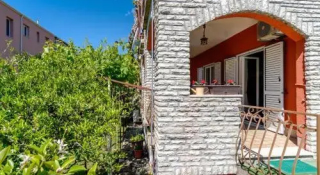Apartment Yean, Buchen Sie Ferienwohnung Kaštel Luksic Kaštela