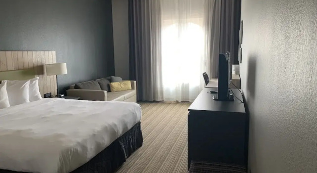 Двухместный номер Standard Country Inn & Suites by Radisson, St Charles Historic District