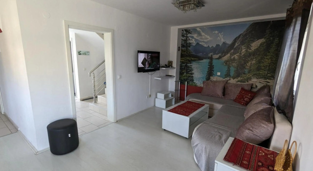 Holiday Home SL, Забронировать Отель Пале 