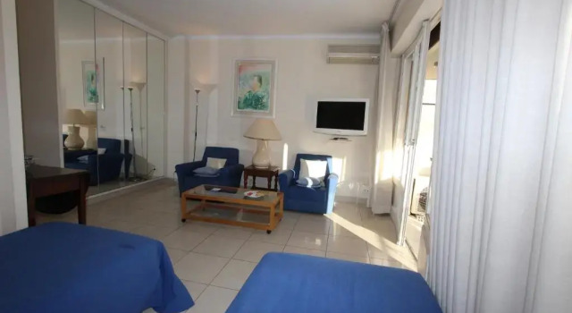 Студия Superior Appartements Medicis