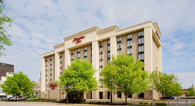 Номер Standard Hampton Inn Louisville Downtown