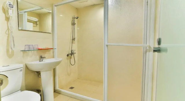 Трёхместный номер Standard City Hotel