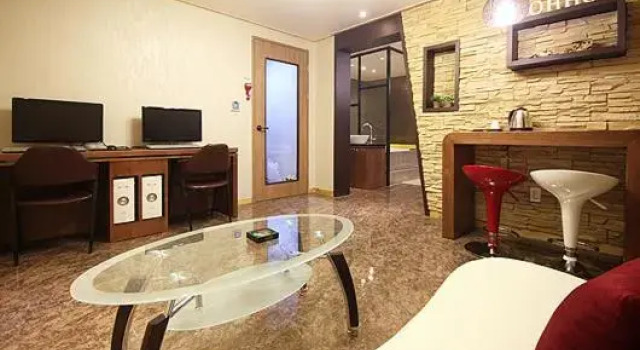 Люкс OHHO Hotel