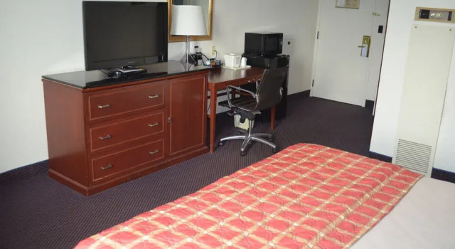 Ohio Valley Extended Stay, Book Hotel Hoteller i Wheeling med parkering, Parkering