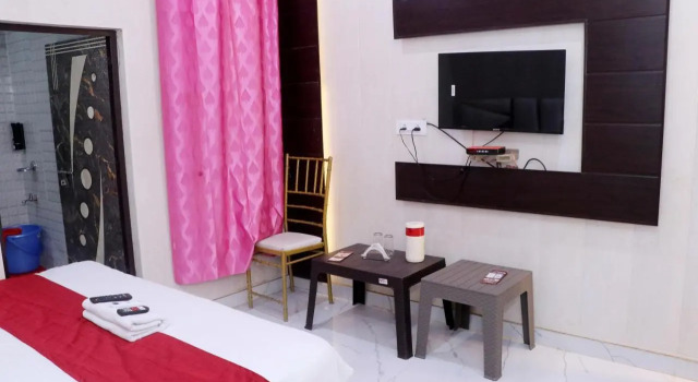 Hotel Krishna Manu Palace, Забронировать Отель Орчха штат Уттар-Прадеш