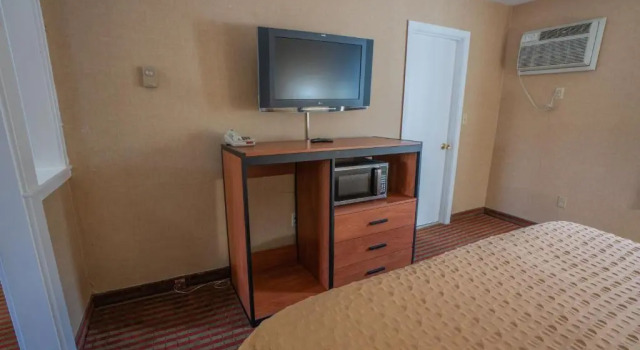 Люкс All Seasons Inn & Suites