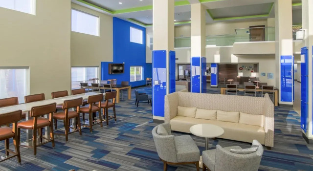 Holiday Inn Express & Suites Raymondville by IHG, Забронировать Отель Раймондвилль Rio Grande Valley, рядом с Сельскохозяйственный технологический учебный центр в Реймондвилле