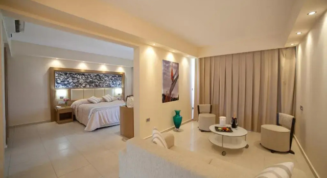 Люкс Executive Oceanis Beach & Spa Resort