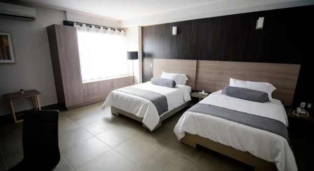 Четырёхместный полулюкс Maria Ines Hotel Suite