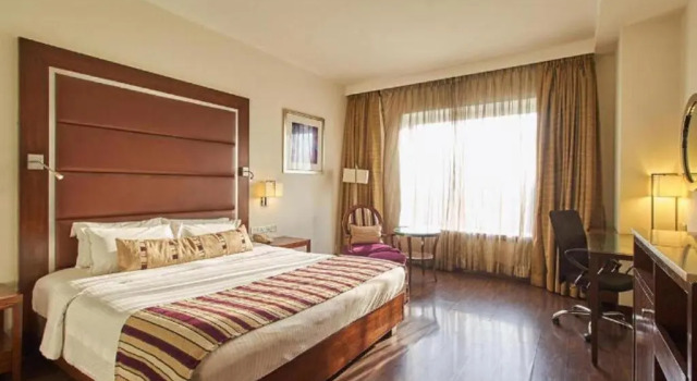 Номер Standard Royal Orchid Central, Pune
