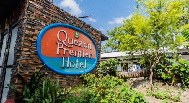 Quezon Premier Hotel Candelaria, Prenota Hotel Hotel economici a Batangas Province