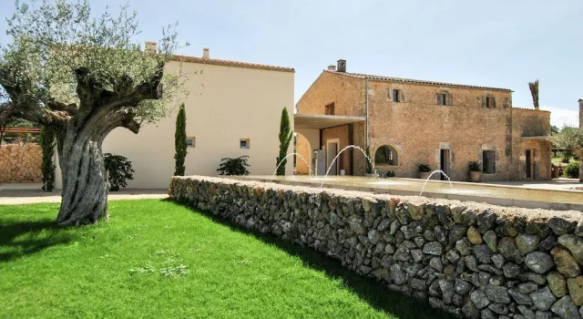 Sympathetic 2-person Houses in Small-scale Resort With XXL Pool & Breakfast, Book Resort Sant Llorenç des Cardassar Majorca
