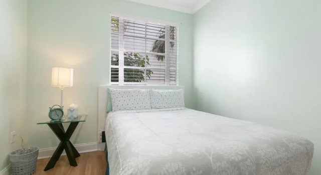 2 Bedroom Deluxe Apt on Collins Ave