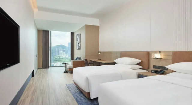 Четырёхместный номер Standard с видом на город Four Points by Sheraton Shenzhen Bay