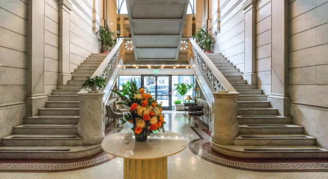 One Lux Stay HWH Downtown Los Angeles, Забронировать Отель Отели Лос-Анджелеса с бассейном, рядом с Dorothy Chandler Pavilion, Бассейн