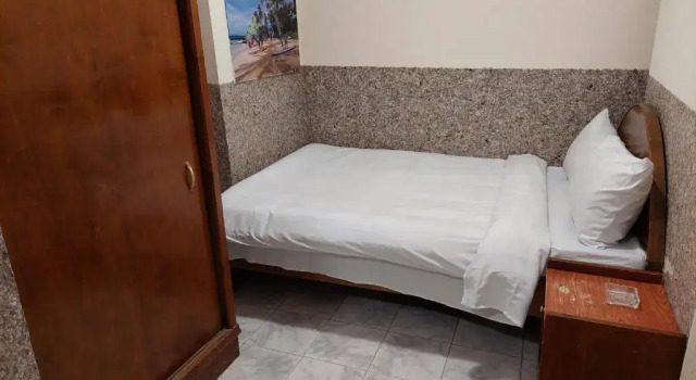 Трёхместный номер Canary Hotel