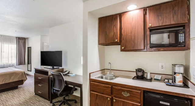 Четырёхместный номер Standard Quality Inn & Suites Meridian - West Boise