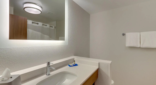 Четырёхместный номер Standard Holiday Inn Express & Suites - Roanoke - Civic Center