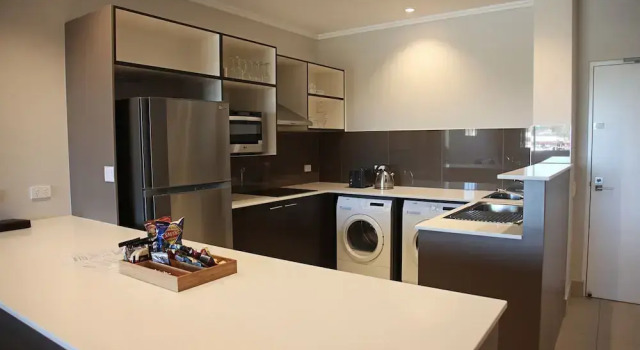 Апартаменты Deluxe с 2 комнатами с балконом и с видом на город Laguna Serviced Apartments