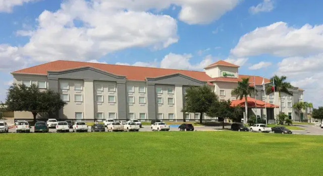 Полулюкс Standard Holiday Inn Reynosa Industrial Poniente by IHG