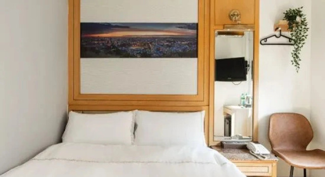 Økonomi- dobbelt suite HiRiver Hotel