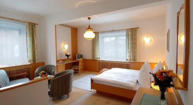 Mauth, Prenota Hotel St. Johann in Tirol 