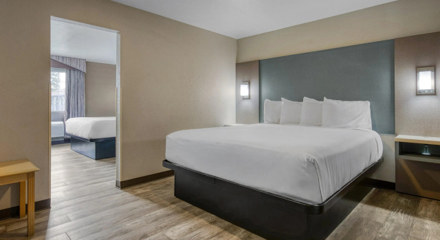 Четырёхместный люкс SureStay Hotel by Best Western Ukiah