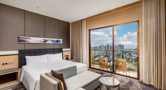 Двухместный полулюкс с видом на сад Four Points by Sheraton Guangdong, Heshan