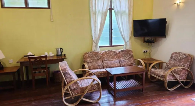 Family room with balcony Sepilok B&B