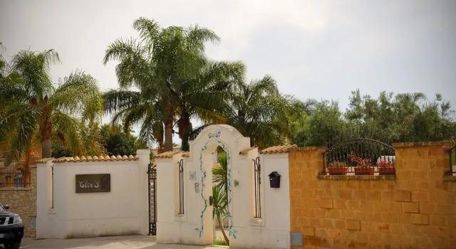 B&B Cloe's, Book Bed and Breakfast Hotels in Sicily with Parking, Parking