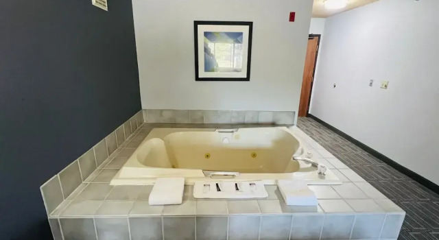 Номер Deluxe Coratel Inn and Suites By Jasper Eagan ST Paul Airport & Mall of America
