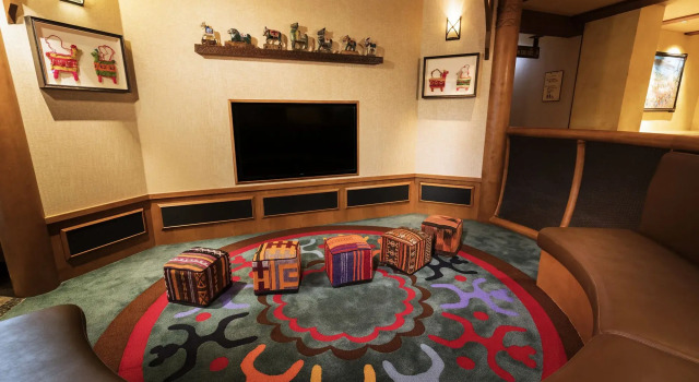 Disney Explorers Lodge