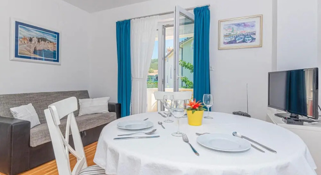 Awesome Apartment in Tribunj With Wifi and 1 Bedrooms, 预订 公寓 特里布恩 Sibenik-Knin County