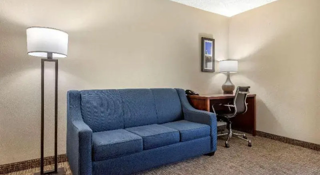 Одноместный люкс Comfort Inn Charlotte Airport Uptown