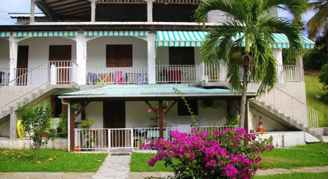 Apartment with 2 Bedrooms in Le Gosier, with Furnished Balcony And Wifi - 950 M From the Beach, Prenota Appartamento Le Gosier Grande-Terre