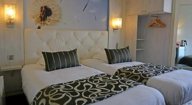 Двухместный номер Standard Logis - Hôtel & Restaurant des Lacs Paris Sud