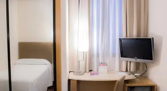 Одноместный номер Standard с балконом Hotel Inglaterra