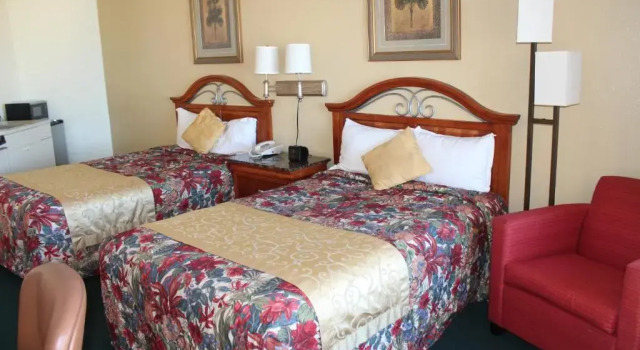 Четырёхместный номер Standard Grand Prix Motel Beach Front