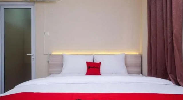 RedDoorz Plus Near RS Jih Solo, Prenota Hotel Solo. Central Java