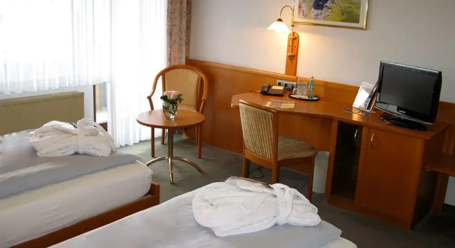 Halbersbacher Parkhotel Biedenkopf, Забронировать Отель  